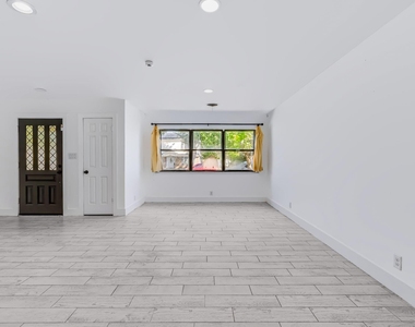 4629 Fawn Drive - Photo Thumbnail 7