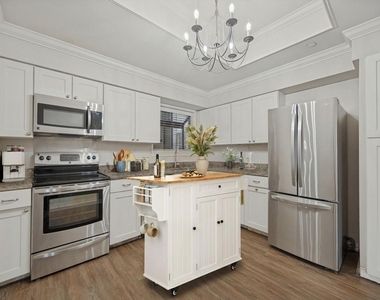 8610 Turtle Creek Boulevard - Photo Thumbnail 5
