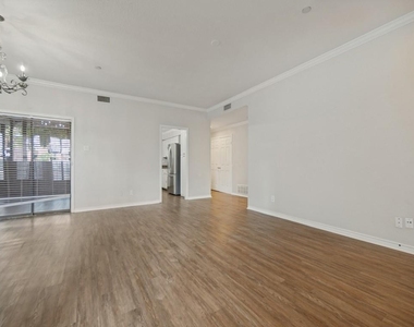 8610 Turtle Creek Boulevard - Photo Thumbnail 3