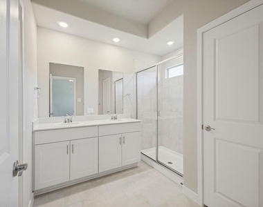 6207 Castamere Drive - Photo Thumbnail 9