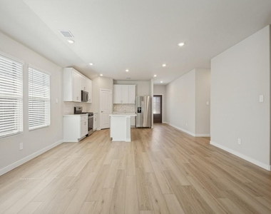 6207 Castamere Drive - Photo Thumbnail 19