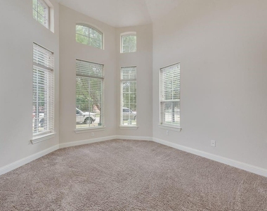 14205 Notting Hill Drive - Photo Thumbnail 10