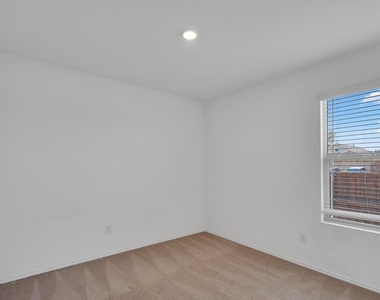 2804 Eppright Drive - Photo Thumbnail 11