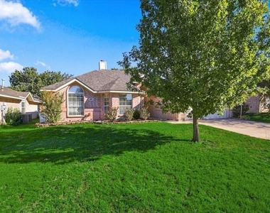 3709 Staghorn Circle N - Photo Thumbnail 2