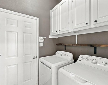 3709 Staghorn Circle N - Photo Thumbnail 17