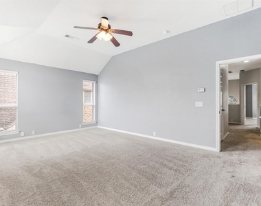 7419 Ravenhill Drive - Photo Thumbnail 30