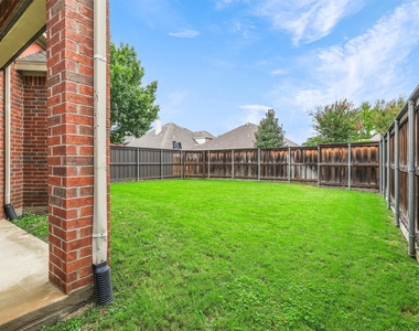 7419 Ravenhill Drive - Photo Thumbnail 36