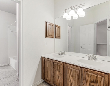 7419 Ravenhill Drive - Photo Thumbnail 28