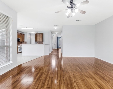 7419 Ravenhill Drive - Photo Thumbnail 21