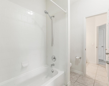 7419 Ravenhill Drive - Photo Thumbnail 27
