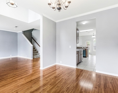 7419 Ravenhill Drive - Photo Thumbnail 34