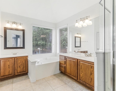 7419 Ravenhill Drive - Photo Thumbnail 31