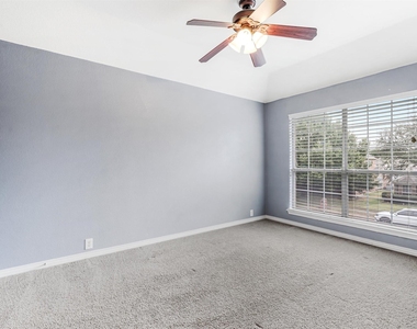 7419 Ravenhill Drive - Photo Thumbnail 23