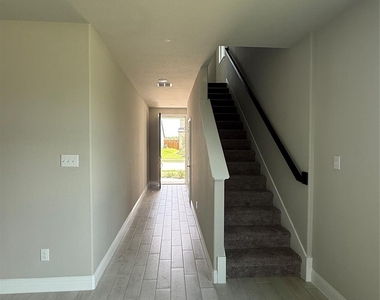 804 Sicily Boulevard - Photo Thumbnail 3