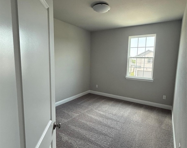 804 Sicily Boulevard - Photo Thumbnail 19