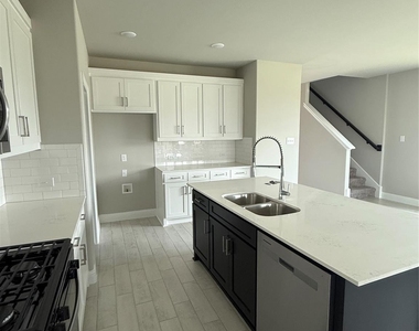 804 Sicily Boulevard - Photo Thumbnail 7