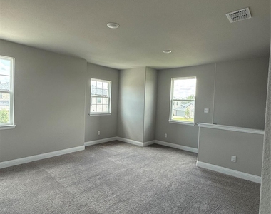 804 Sicily Boulevard - Photo Thumbnail 14