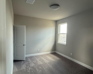 804 Sicily Boulevard - Photo Thumbnail 17