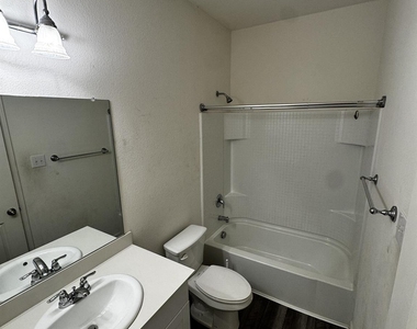 1813 Chapel Hill Road - Photo Thumbnail 15