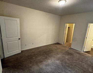 1813 Chapel Hill Road - Photo Thumbnail 8