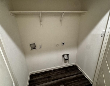1813 Chapel Hill Road - Photo Thumbnail 16