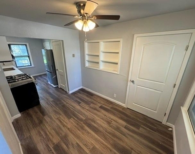 1601 Connally Terrace - Photo Thumbnail 3