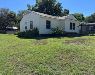 1601 Connally Terrace - Photo Thumbnail 17