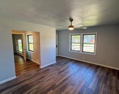 1601 Connally Terrace - Photo Thumbnail 2