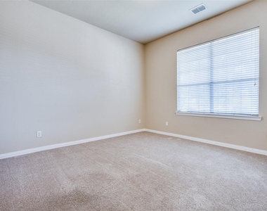 7204 Meredith Court - Photo Thumbnail 15