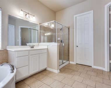 7204 Meredith Court - Photo Thumbnail 14