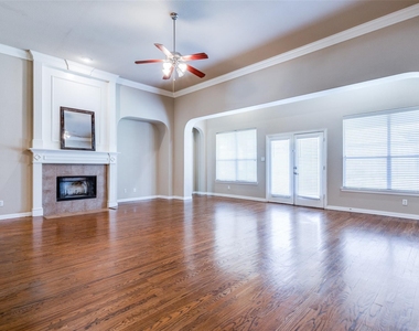 7204 Meredith Court - Photo Thumbnail 3