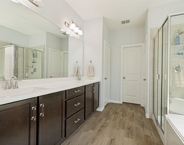 818 Black Hawk Drive - Photo Thumbnail 8