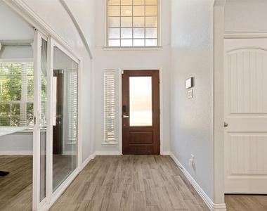 818 Black Hawk Drive - Photo Thumbnail 23