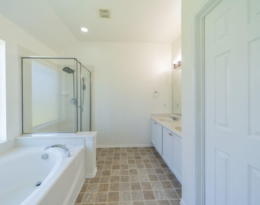 117 Shadybrook Drive - Photo Thumbnail 13