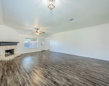 117 Shadybrook Drive - Photo Thumbnail 3