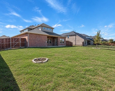1536 Estivella Drive - Photo Thumbnail 25