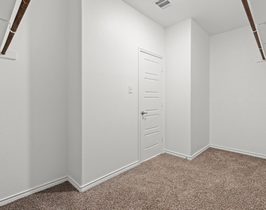 1536 Estivella Drive - Photo Thumbnail 14