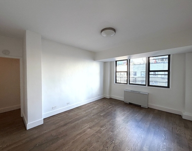 East 63rd Street - Photo Thumbnail 3