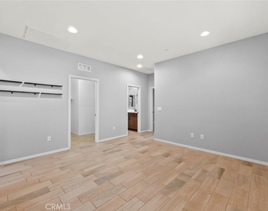 22071 Barrington Way - Photo Thumbnail 13