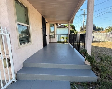 3322 Charlotte Ave - Photo Thumbnail 2