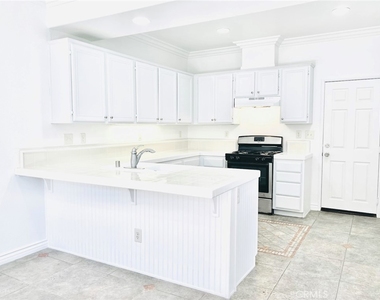 651 Ambrose Lane - Photo Thumbnail 3