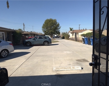 5586 Newman Street - Photo Thumbnail 6