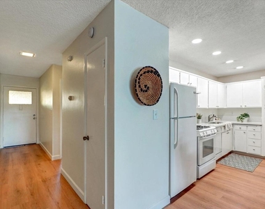 656 Sunfish Way - Photo Thumbnail 15