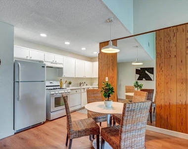 656 Sunfish Way - Photo Thumbnail 11