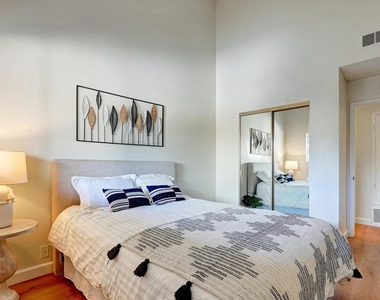 656 Sunfish Way - Photo Thumbnail 17