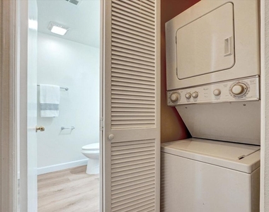 656 Sunfish Way - Photo Thumbnail 18