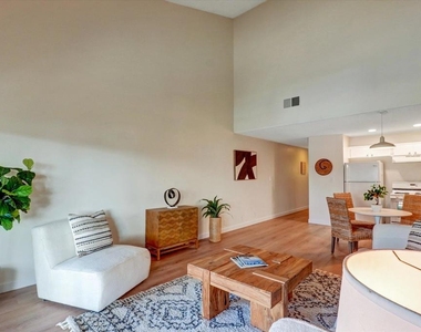 656 Sunfish Way - Photo Thumbnail 10