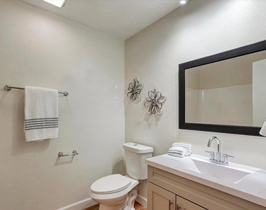 656 Sunfish Way - Photo Thumbnail 19