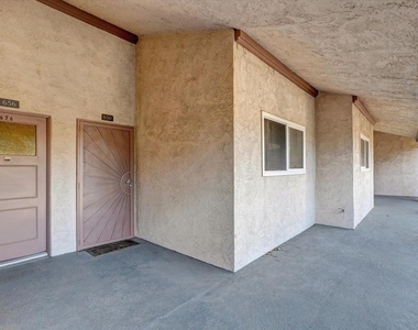 656 Sunfish Way - Photo Thumbnail 2