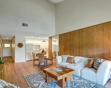 656 Sunfish Way - Photo Thumbnail 9
